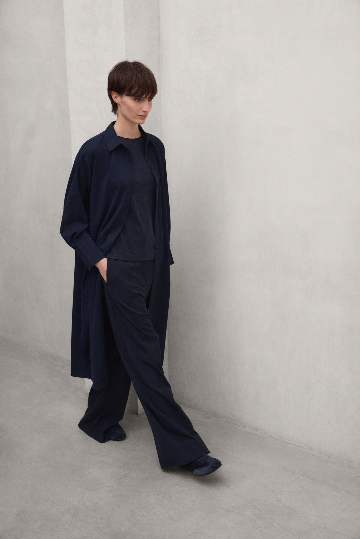 KAORI-KLEID IN MARINEBLAU