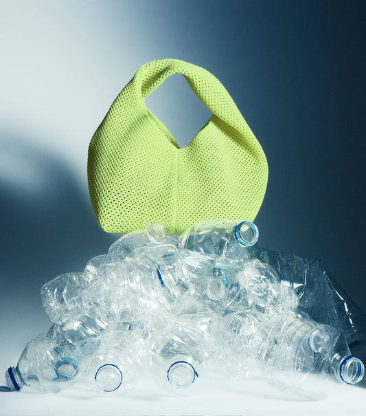 Ropa hecha con hilo del mar: poliéster reciclado del fondo del mar