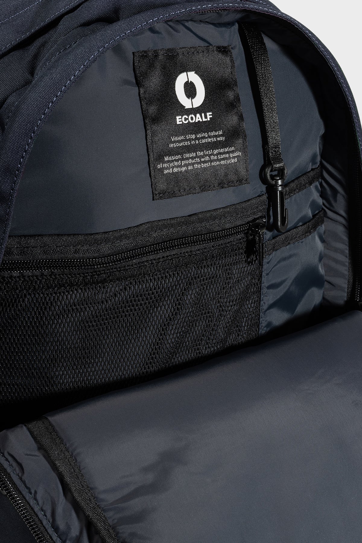 NAVY BLUE BERGEN BACKPACK