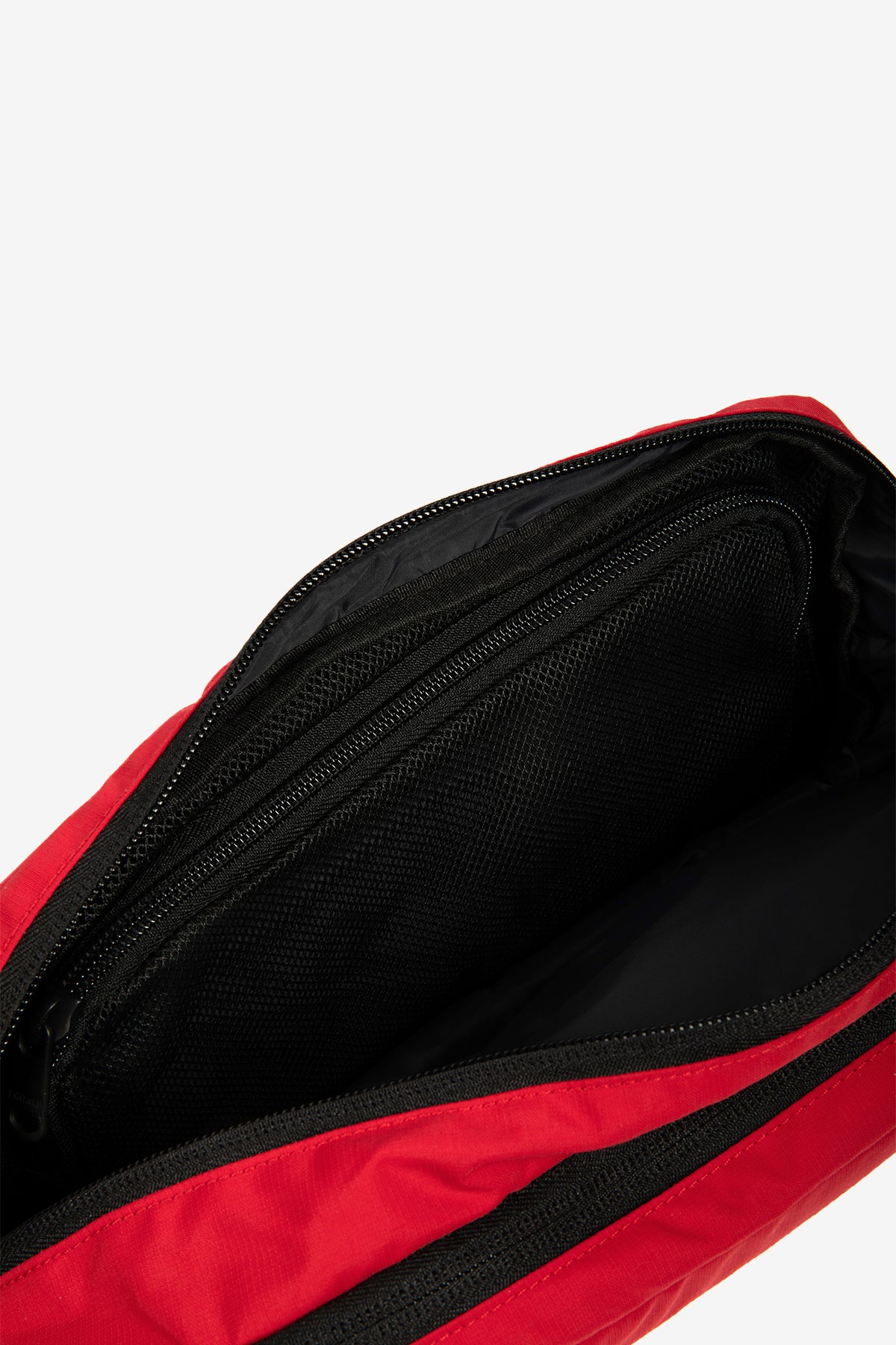 TROUSSE DE TOILETTE OSLO ROUGE