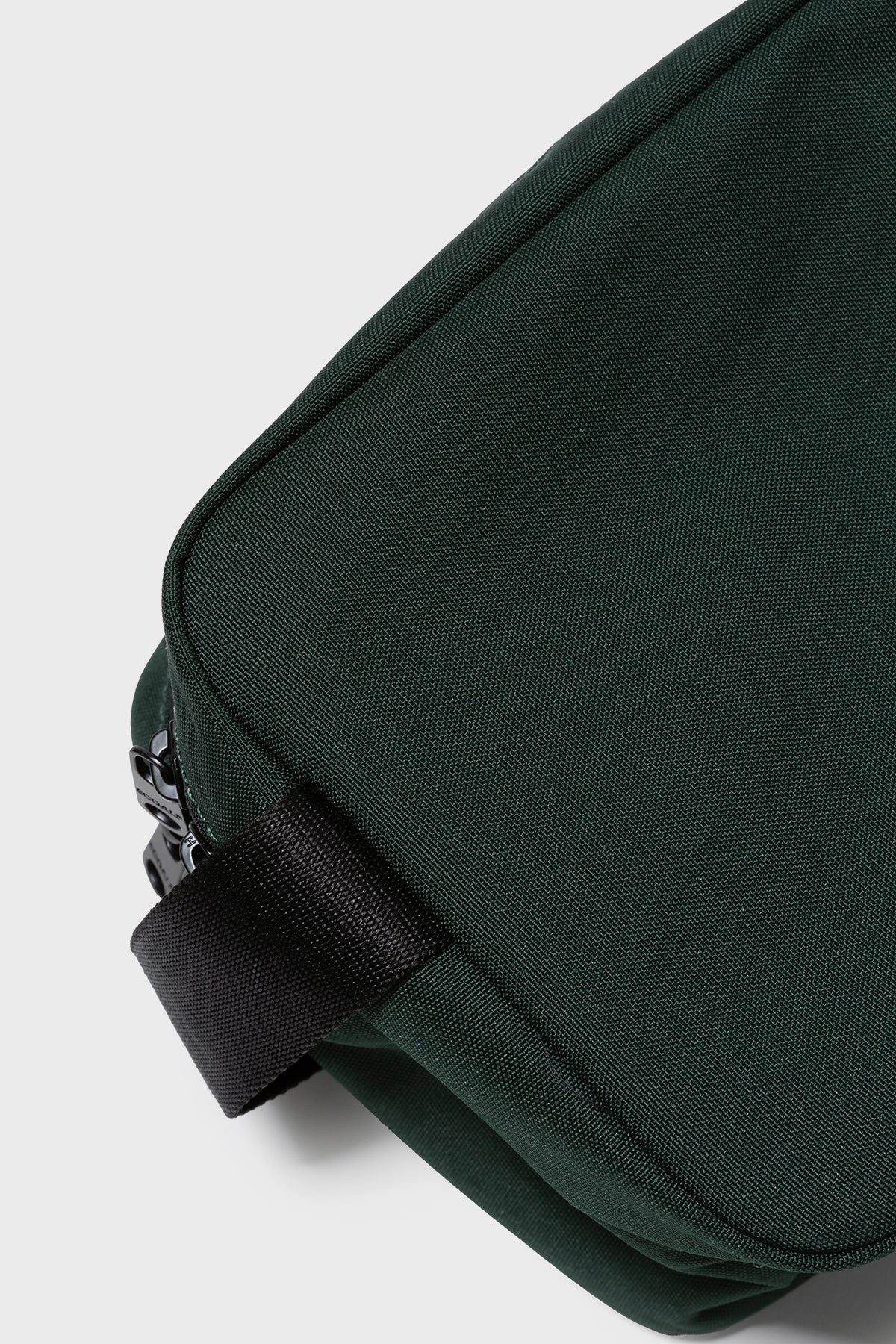 DARK GREEN TOILETRY BAG