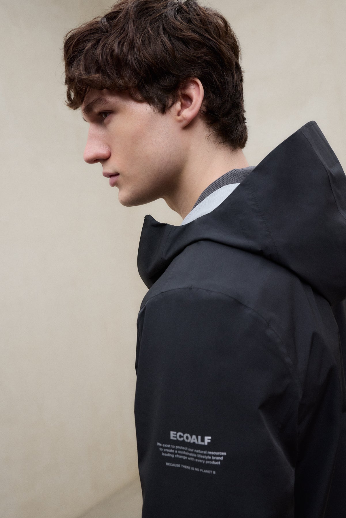 CHAQUETA DARWIN NEGRA