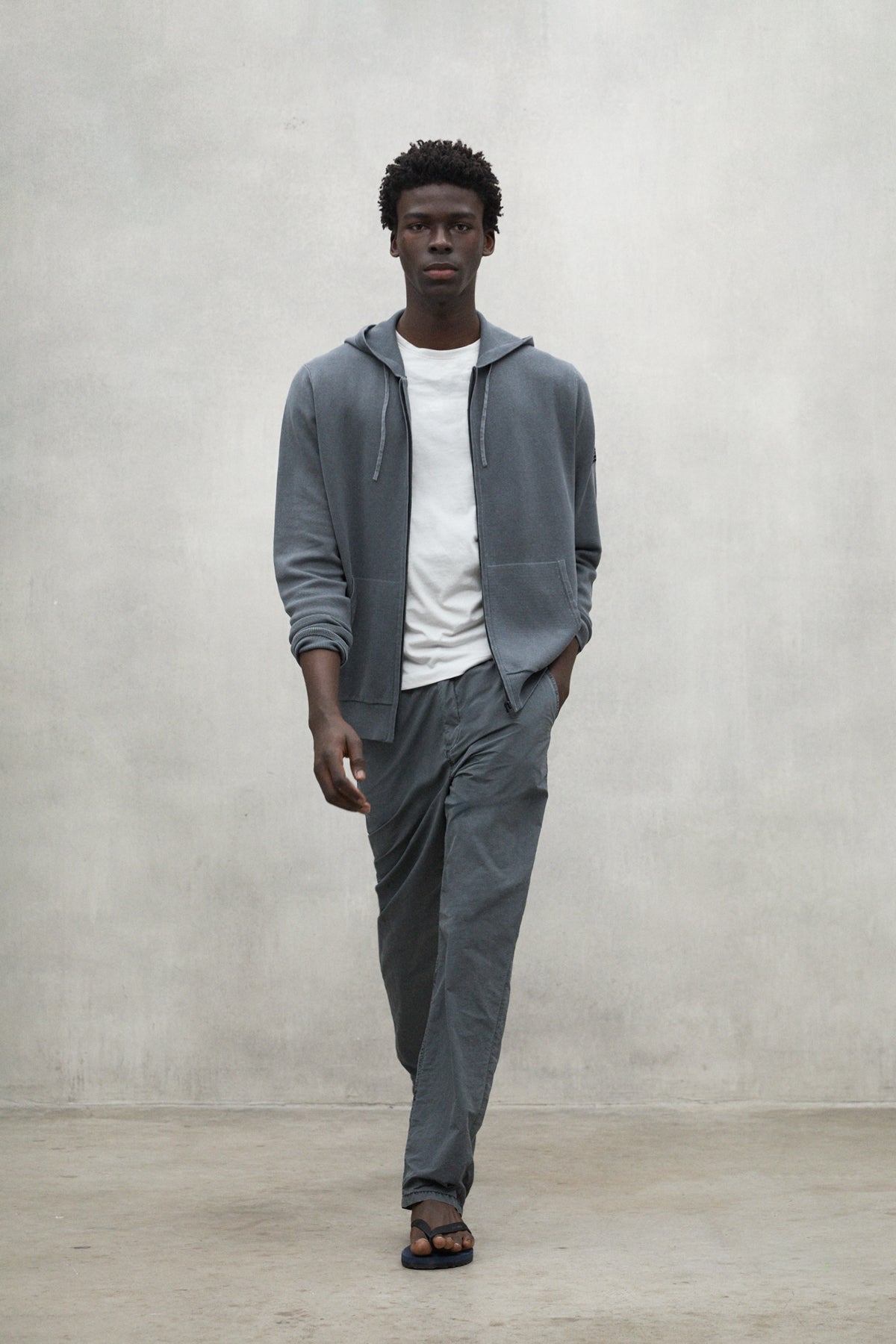 DARK GREY OLIVO SWEATER