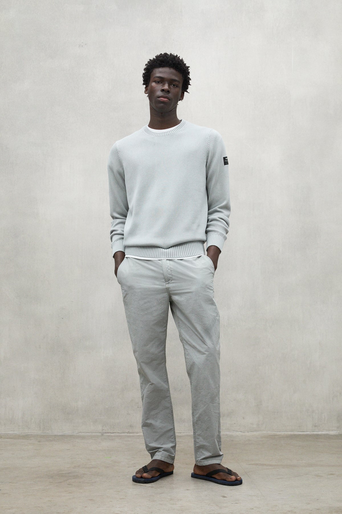 LIGHT GREY TAIL SWEATER