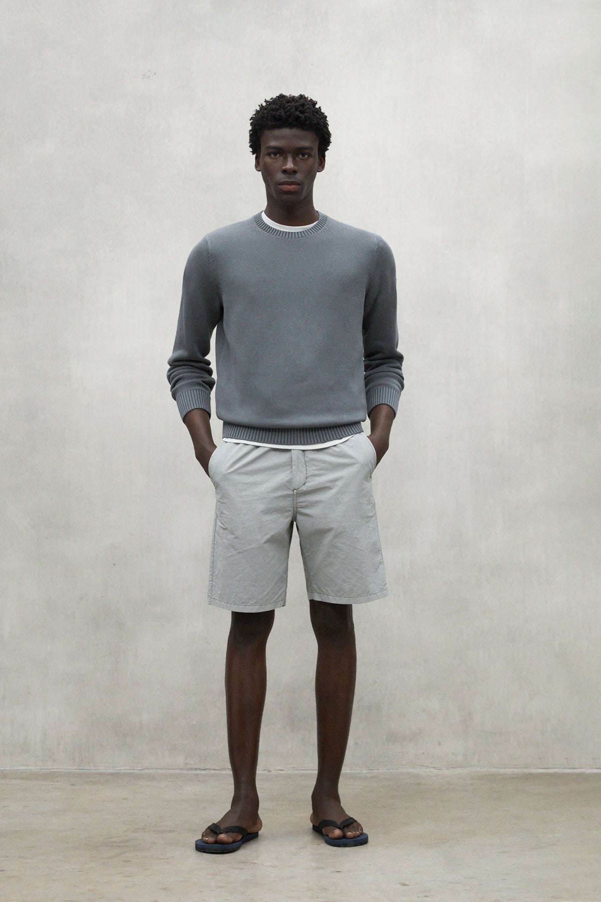 GREY TAIL SWEATER