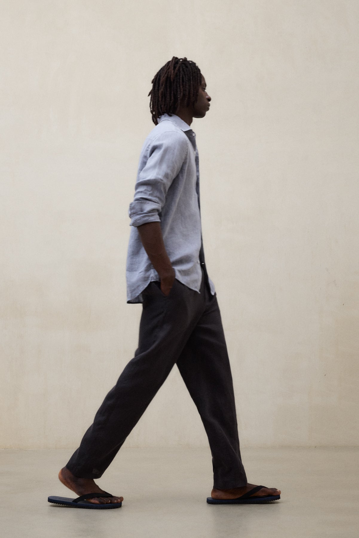 PANTALONES DE LINO ETHIWIN GRIS OSCURO