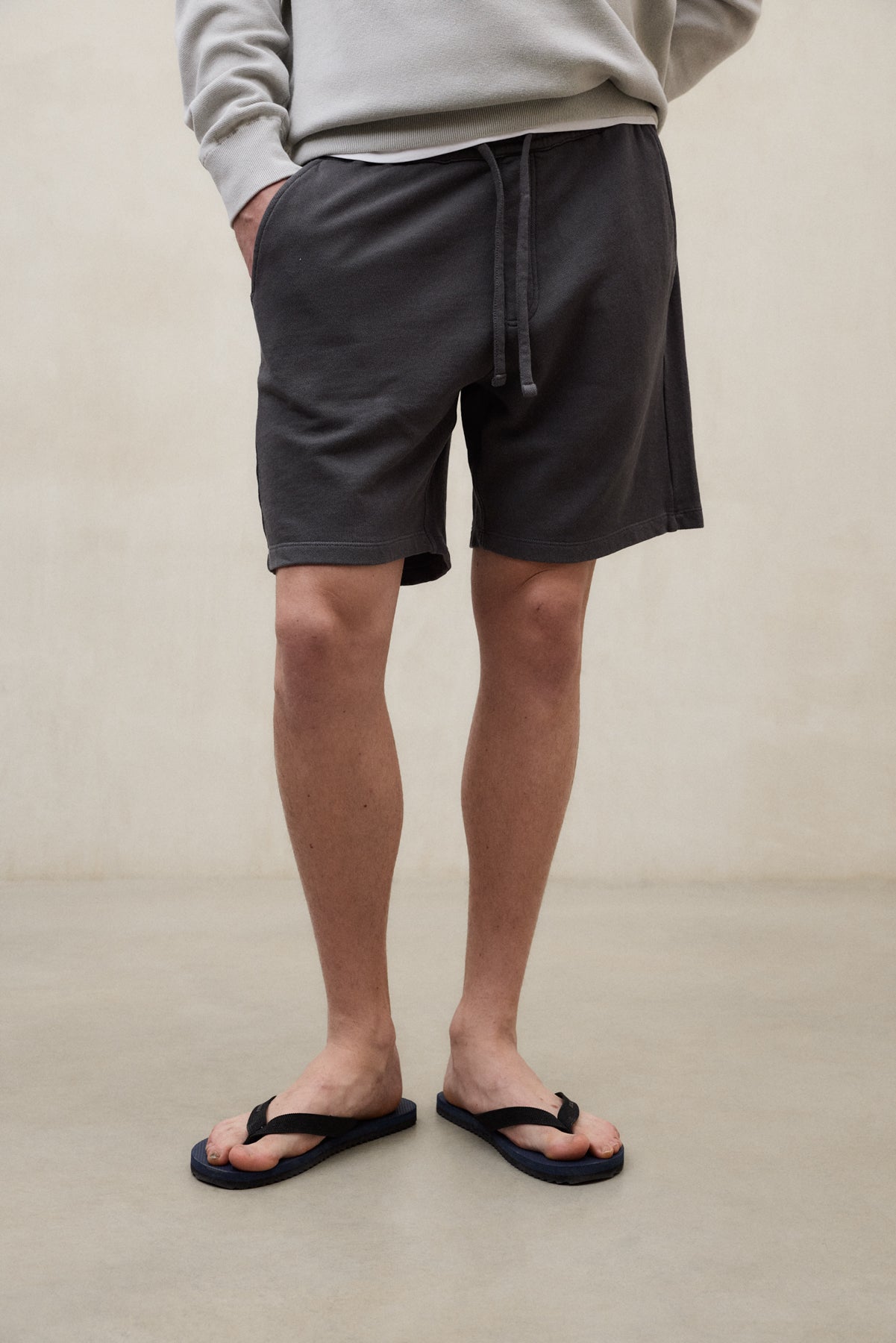 SHORTS BOSA GRIS OSCURO