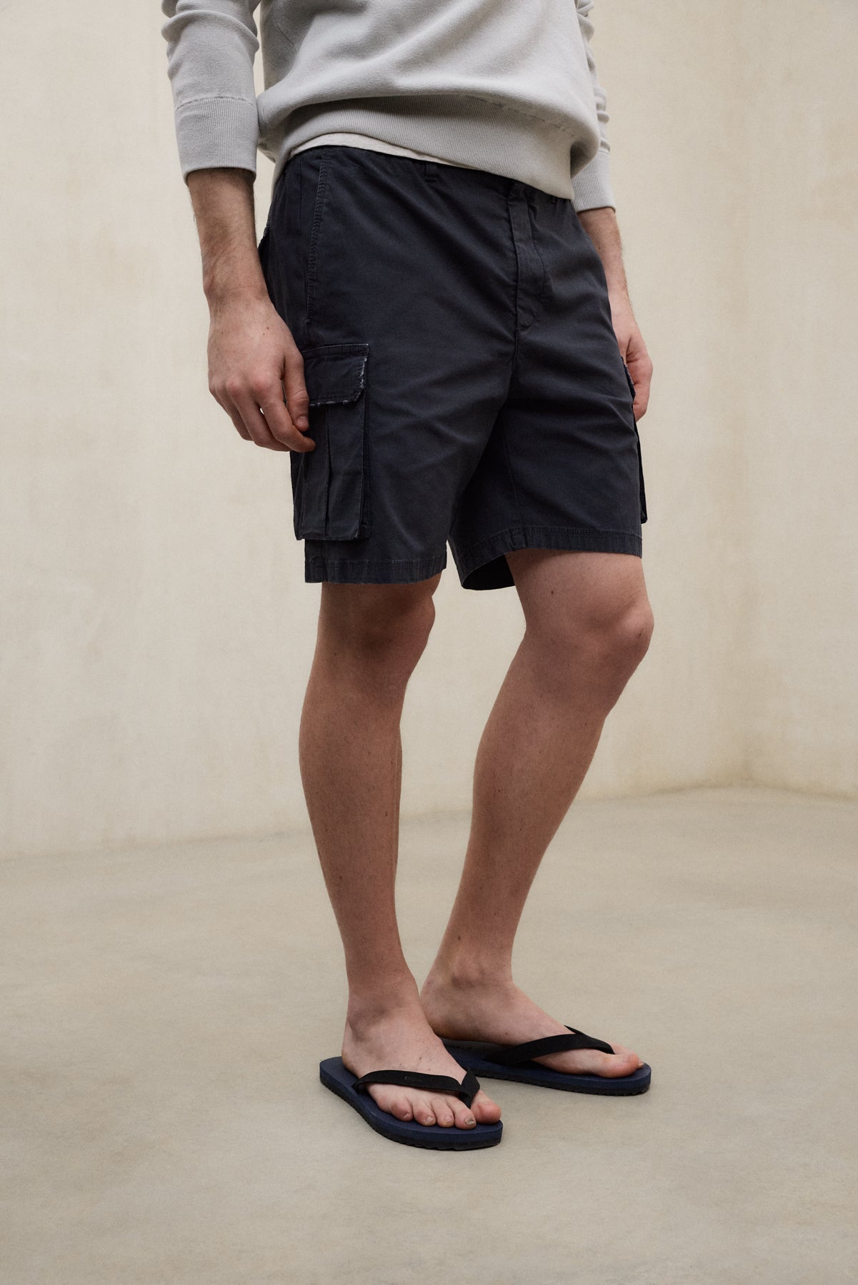 SHORTS ETHICARGO GRIS OSCURO