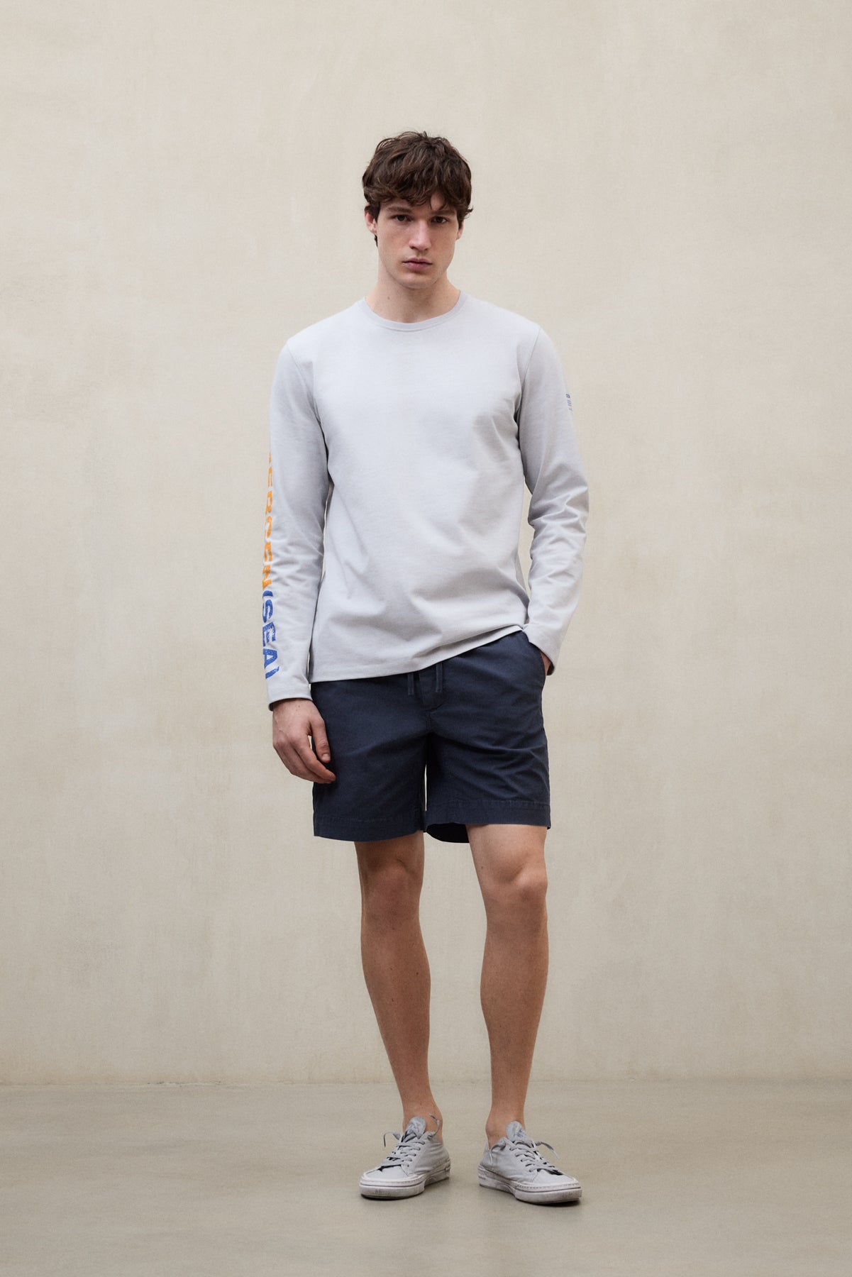 CAMISETA GEN GRIS