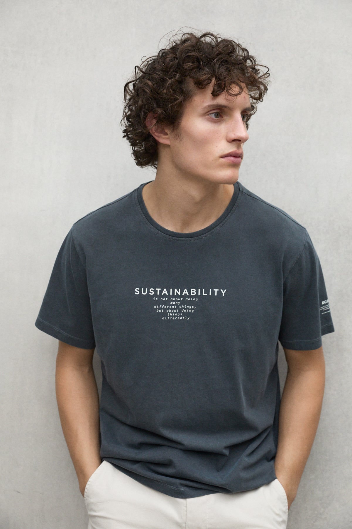 WHITE PUHI T-SHIRT
