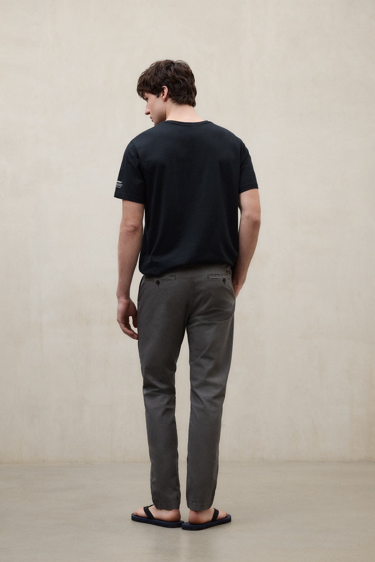 BLACK VENT T-SHIRT