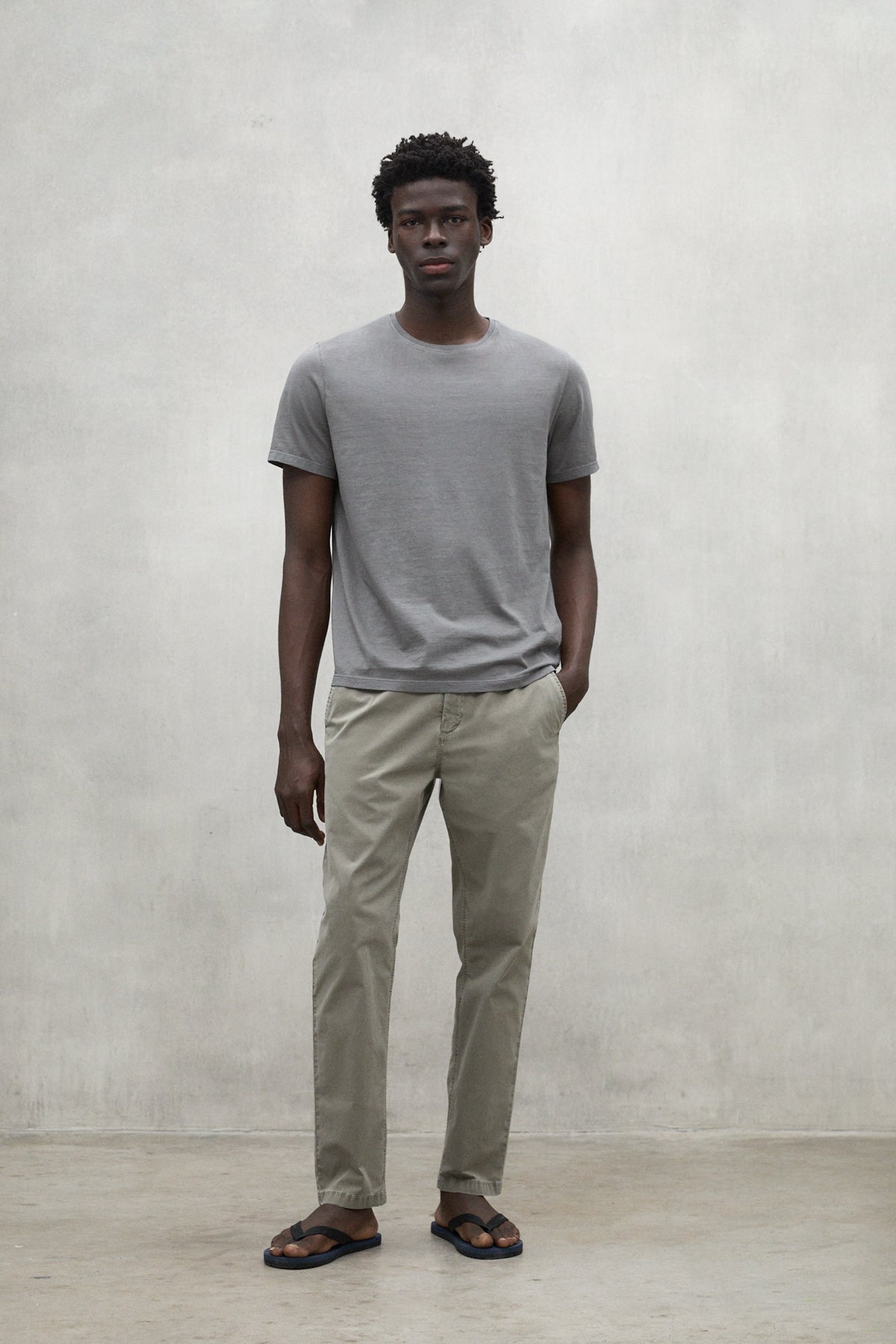DARK GREY VENT T-SHIRT