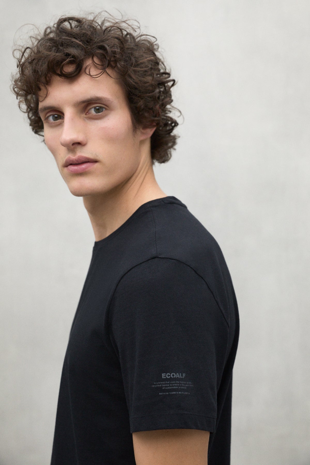 T-SHIRT VENT SCHWARZ