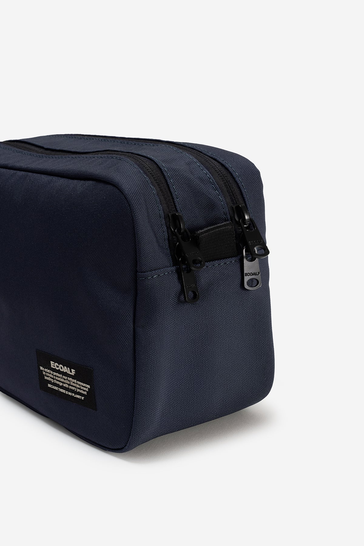 NECESER DEPORTIVO AZUL MARINO UNISEX