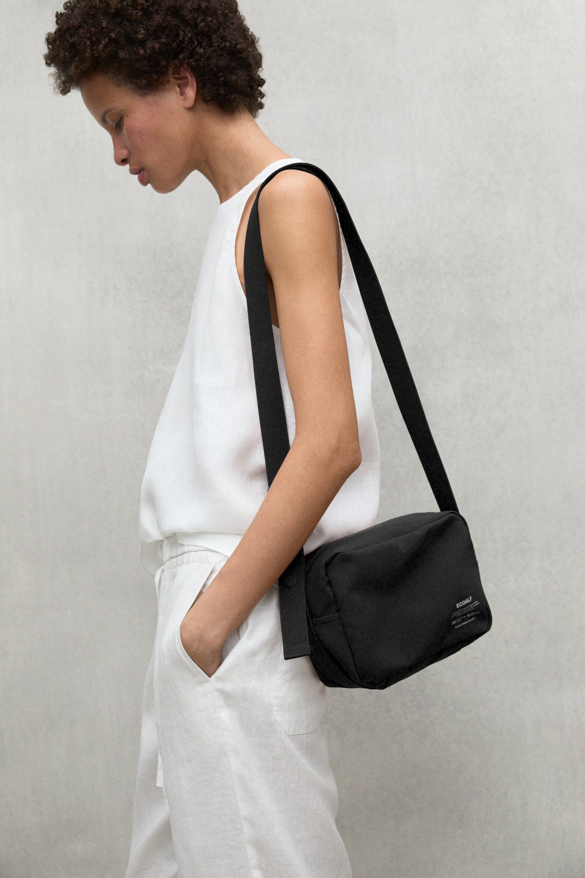 BLACK BONDED CAMERA BAG