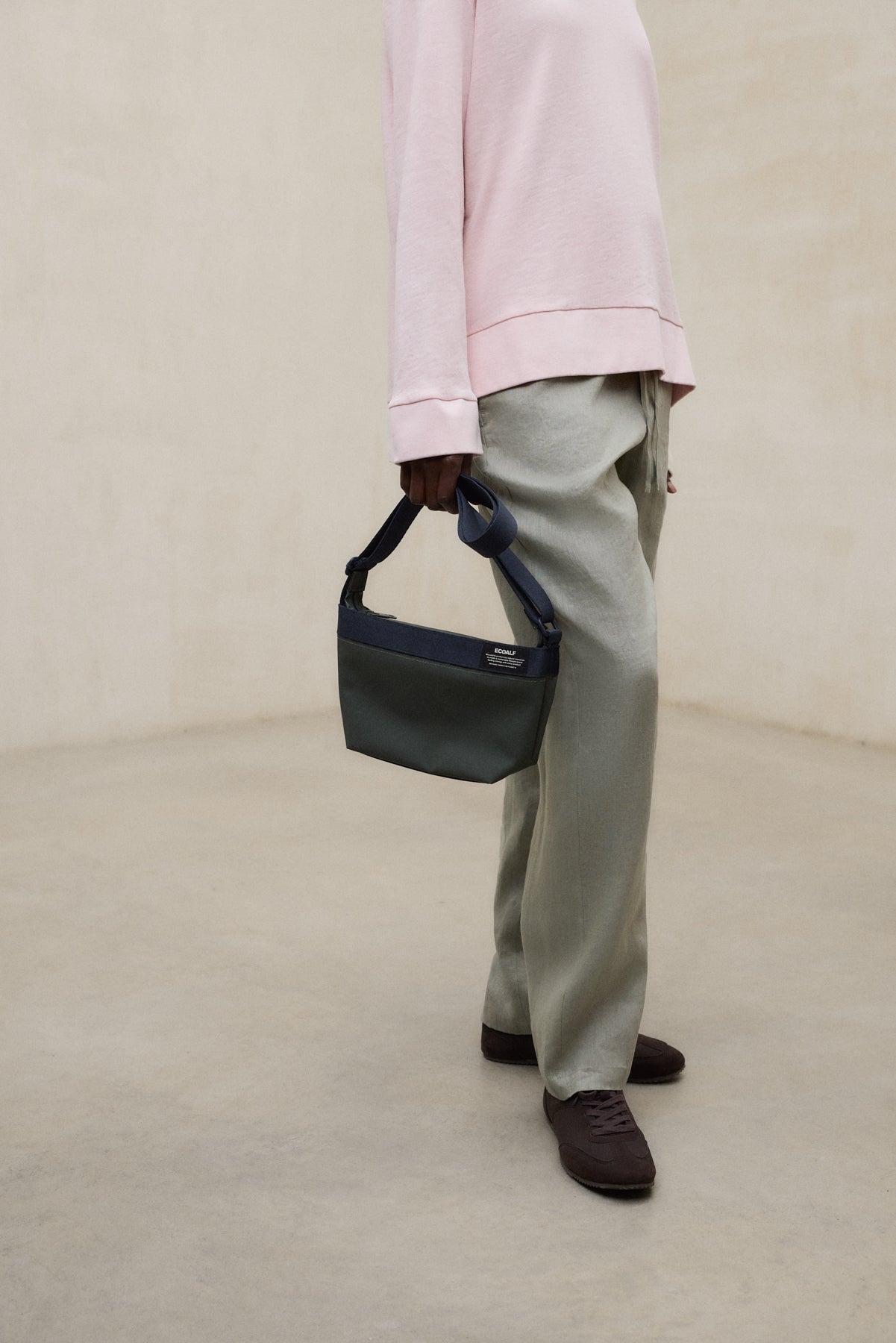 KHAKI ARENY SHOULDER BAG