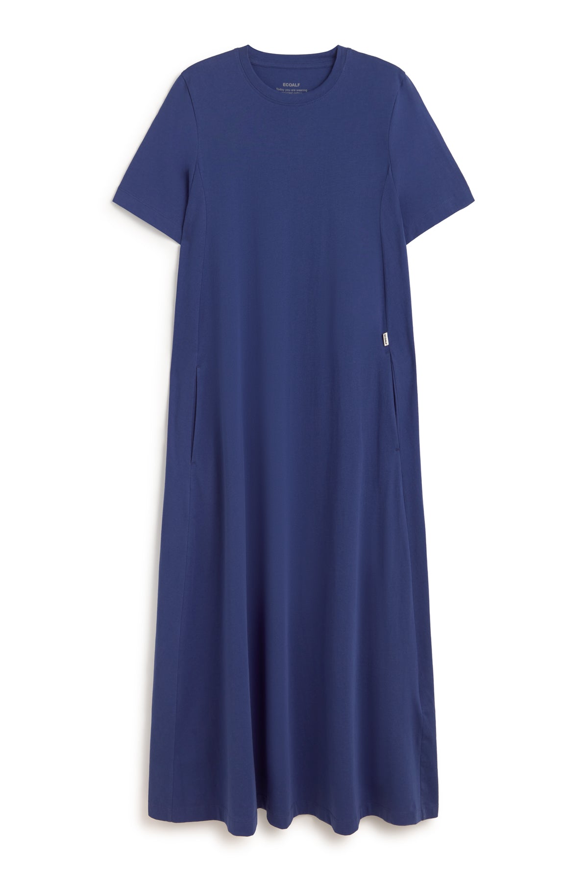 Un vestido de Ecoalf largo azul marino sostenible de manga corta y cuello redondo, en tejido suave.