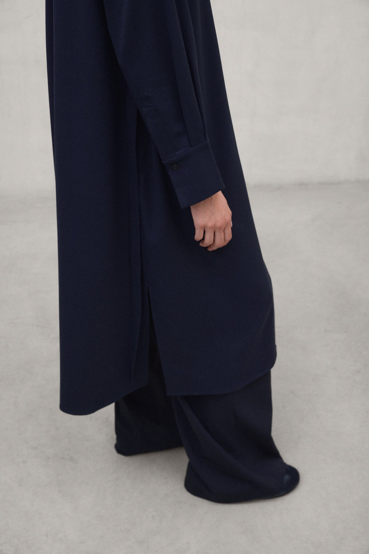 KAORI-KLEID IN MARINEBLAU