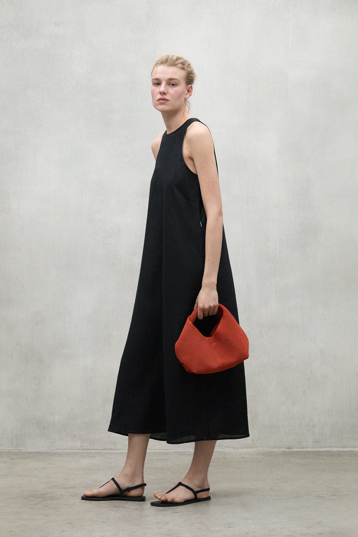 BLACK UKARA DRESS
