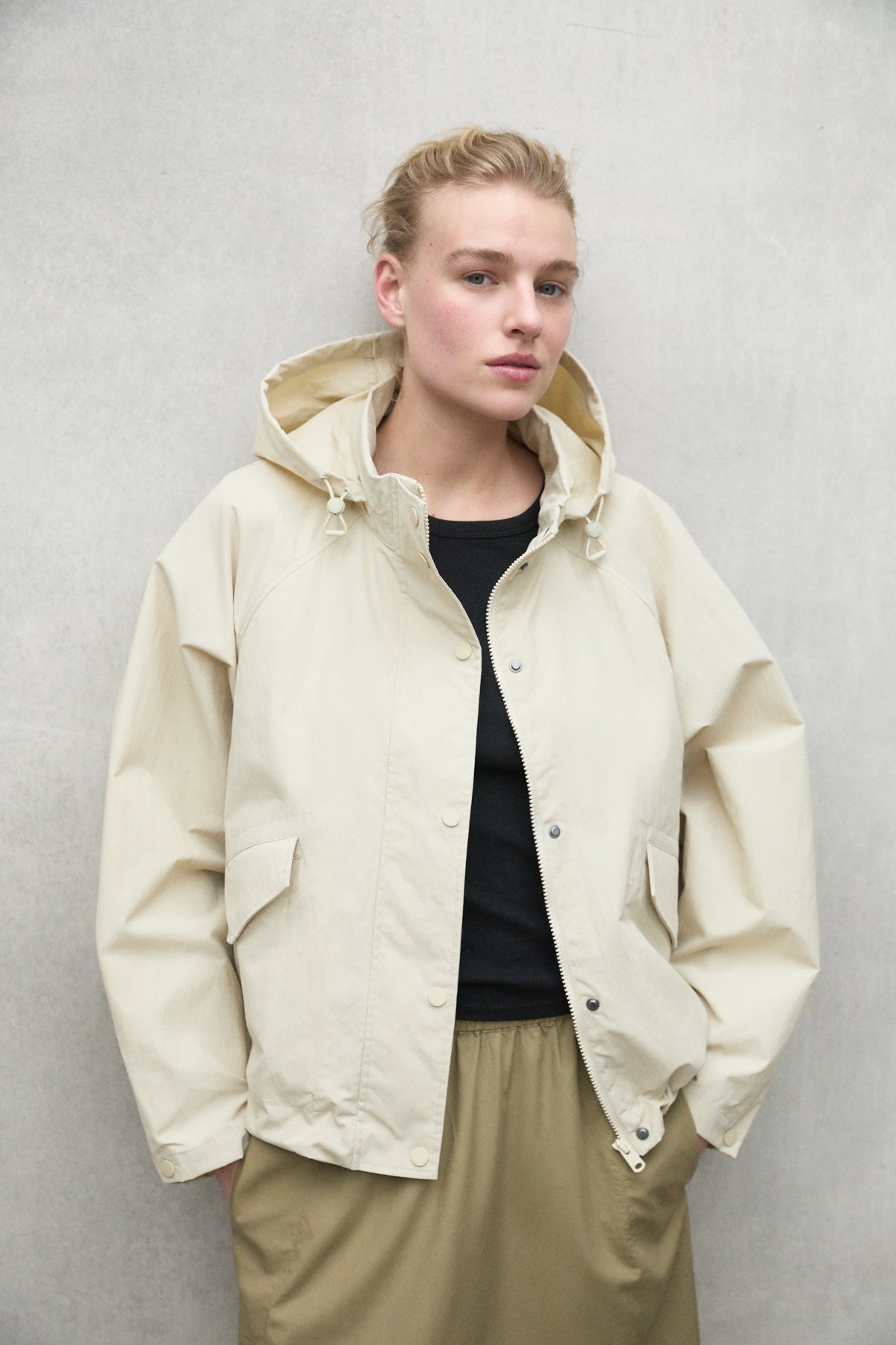 BEIGE BELUMUT JACKET