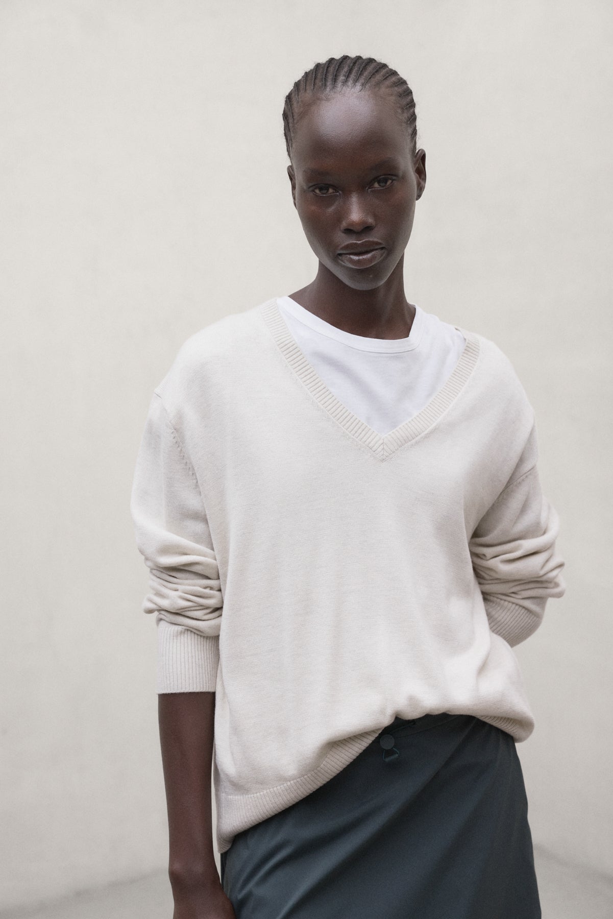 BEIGE AROA SWEATER