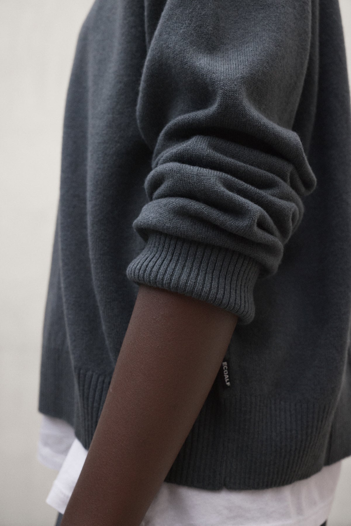 PULL COSMOS KAKI