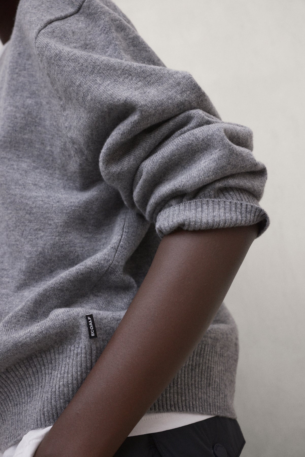 PULL COSMOS GRIS