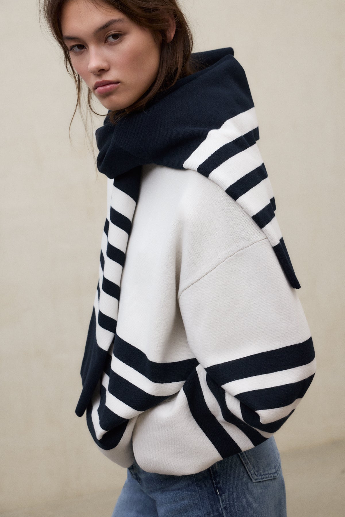 WHITE KOA SWEATER