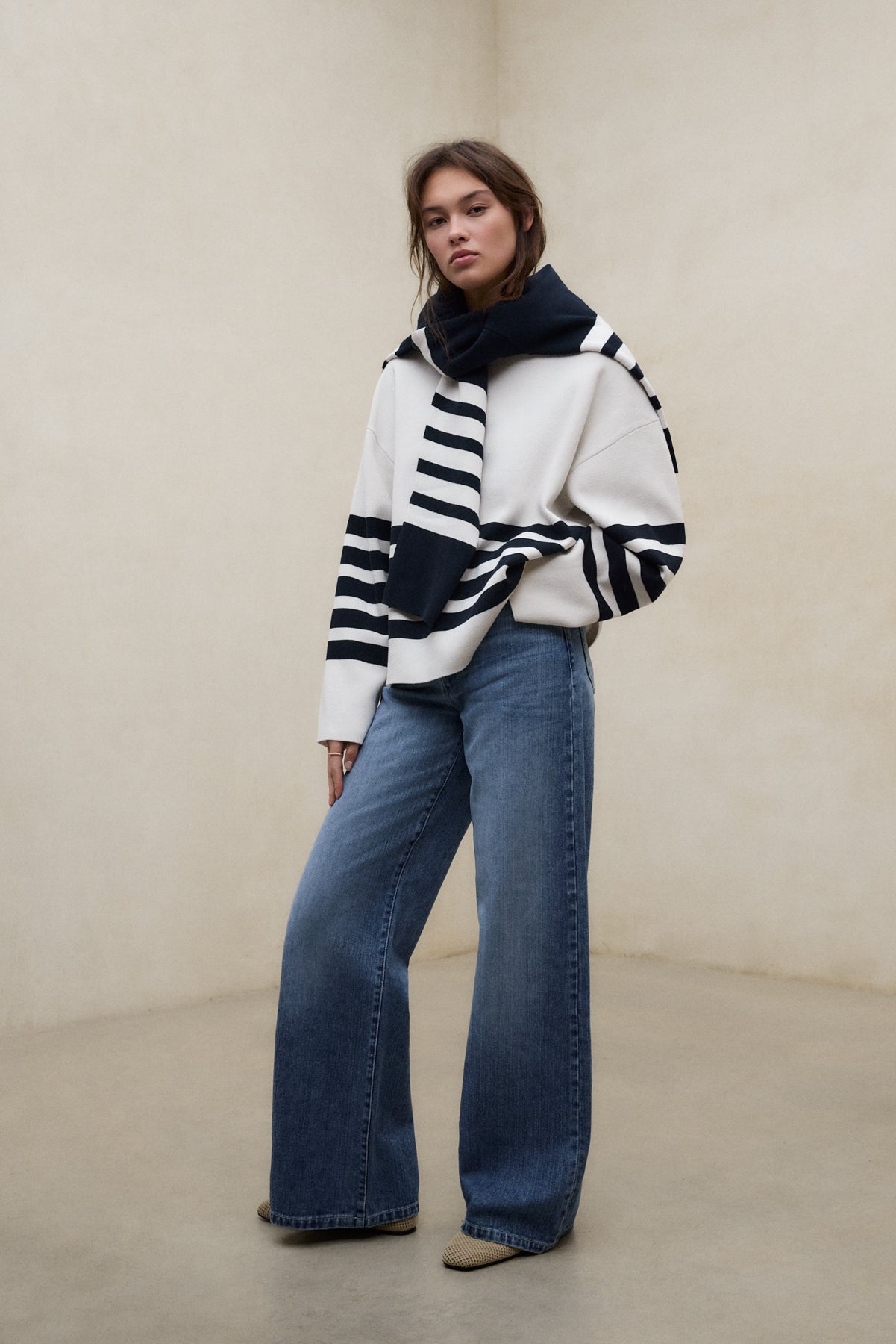 WHITE KOA SWEATER