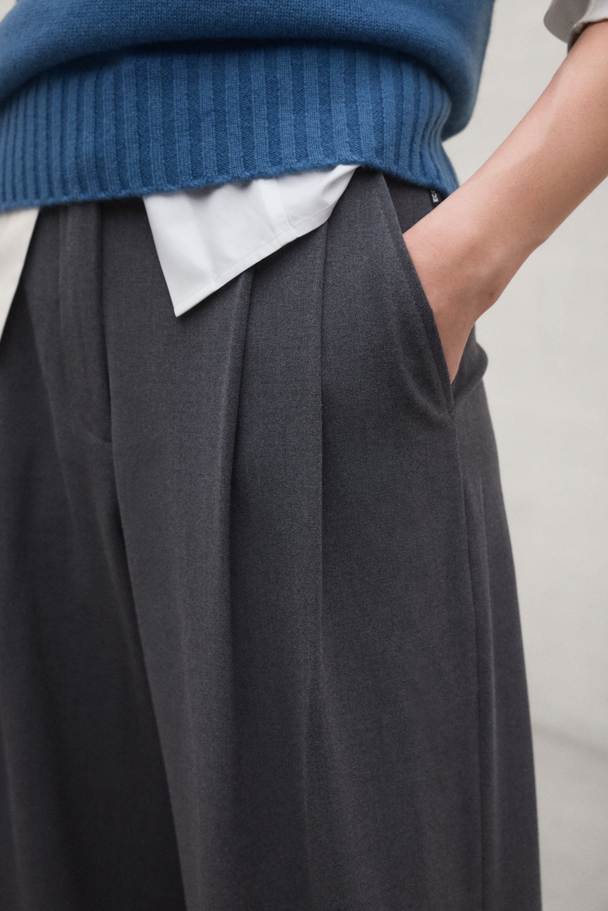 PANTALÓN MIEL GRIS OSCURO