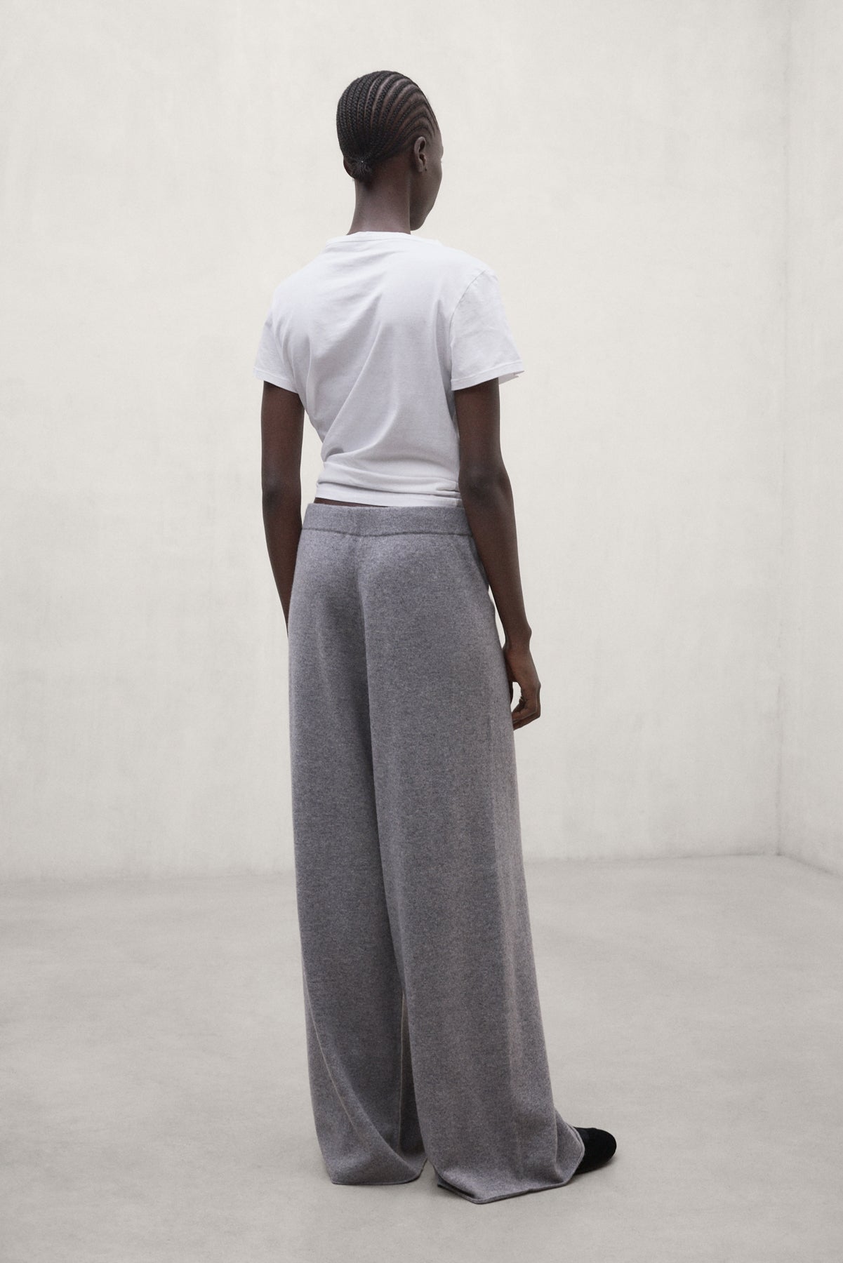 HOSE MILLAN GRAU