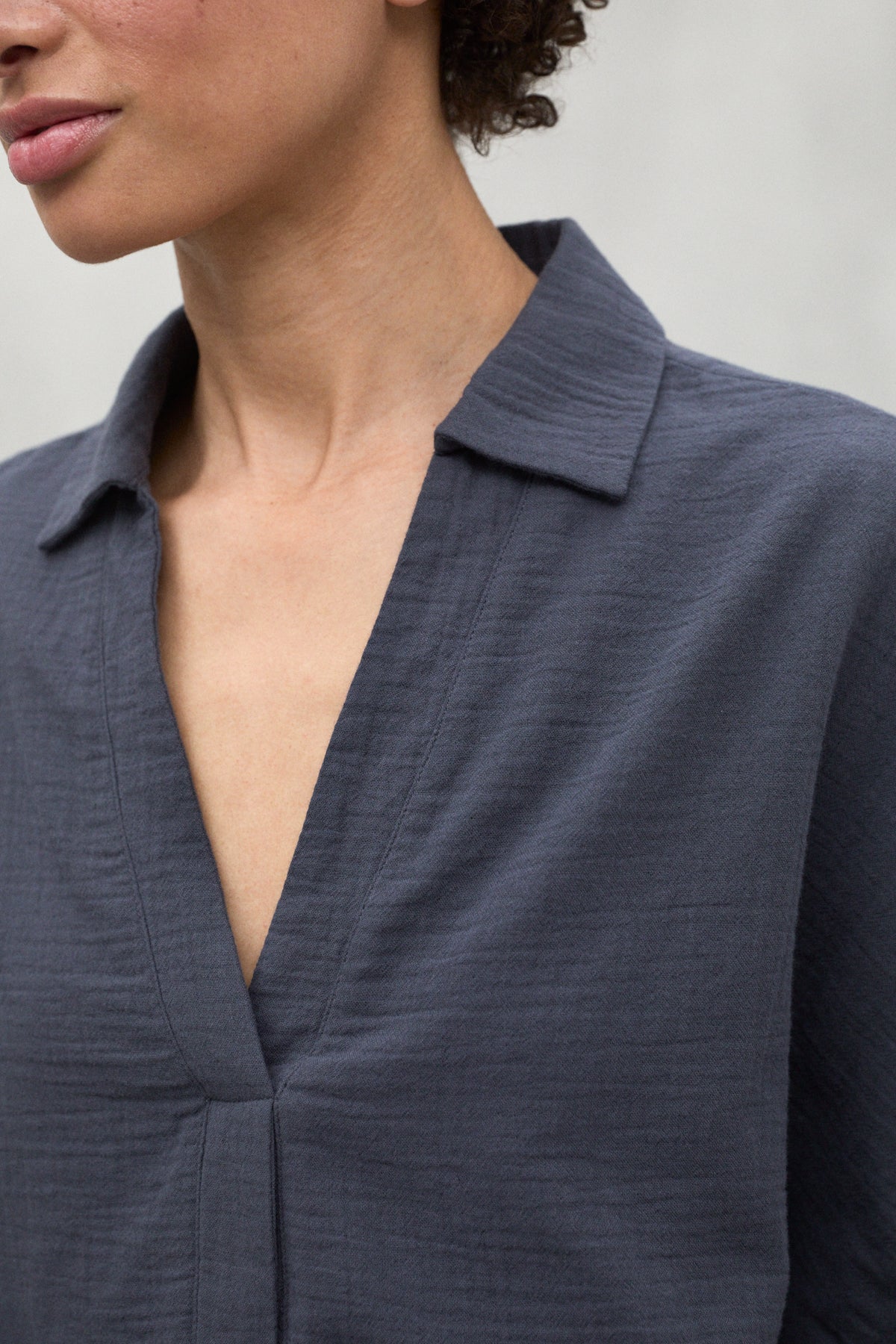 CAMISA DENIS GRIS OSCURO