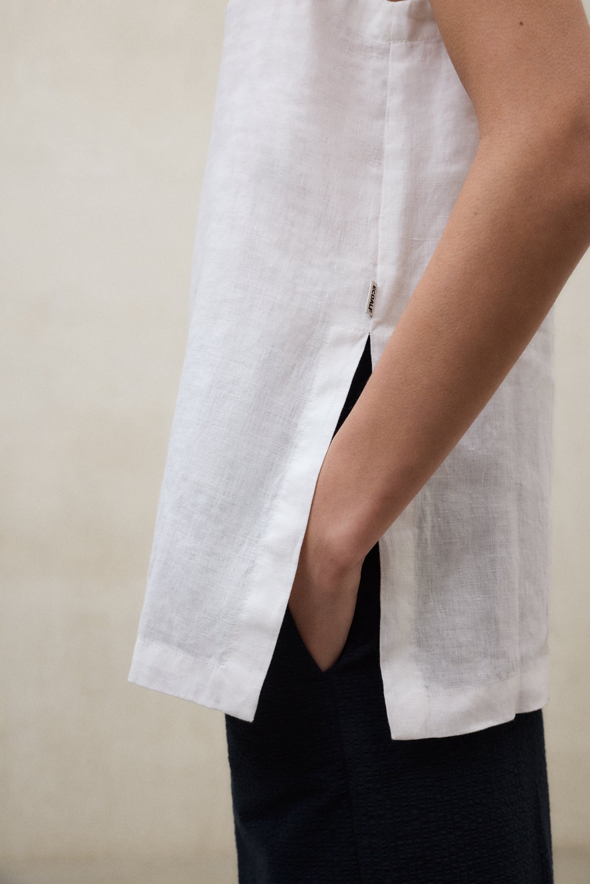 WHITE SIA SHIRT