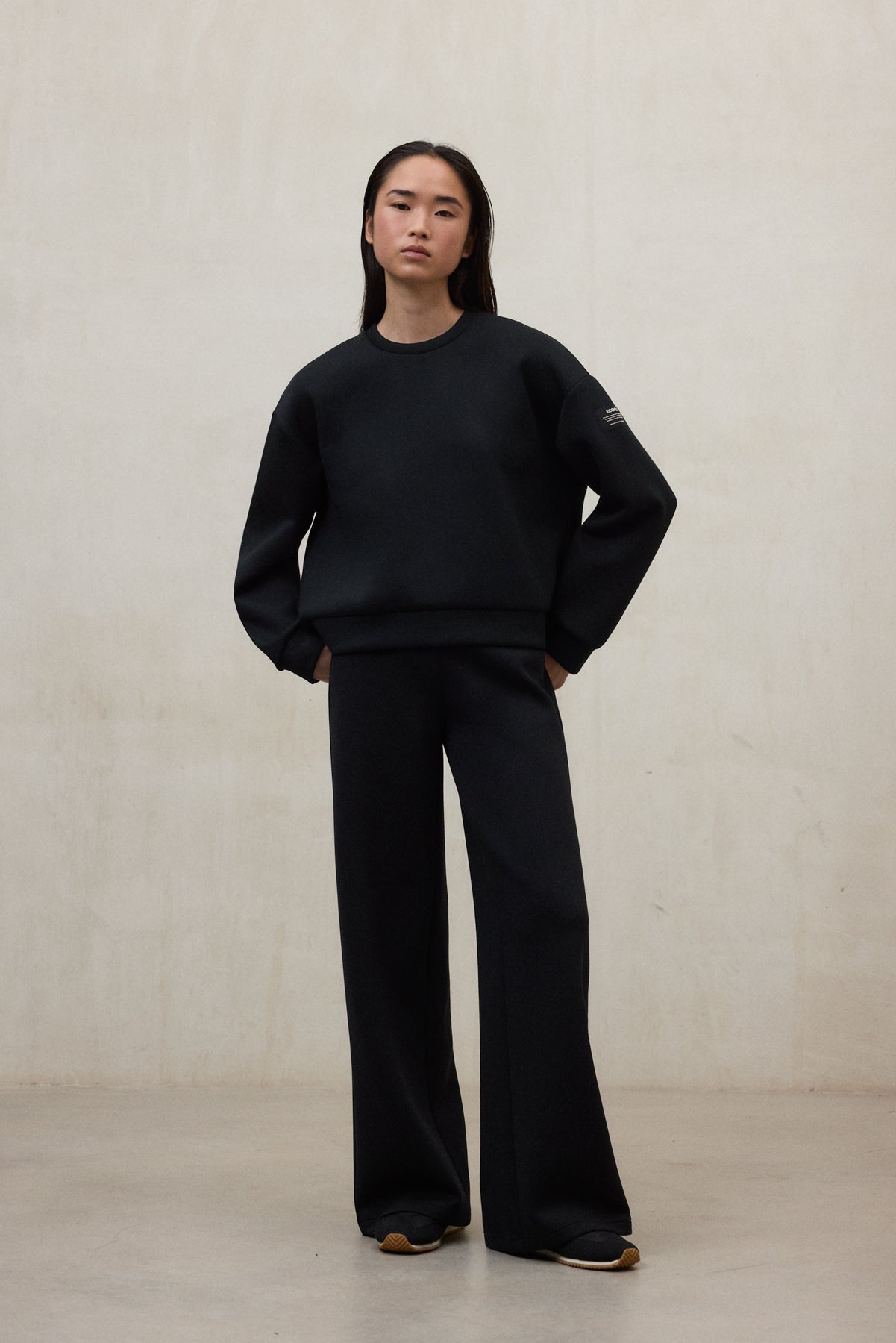 BLACK AMBOLO HOODIE
