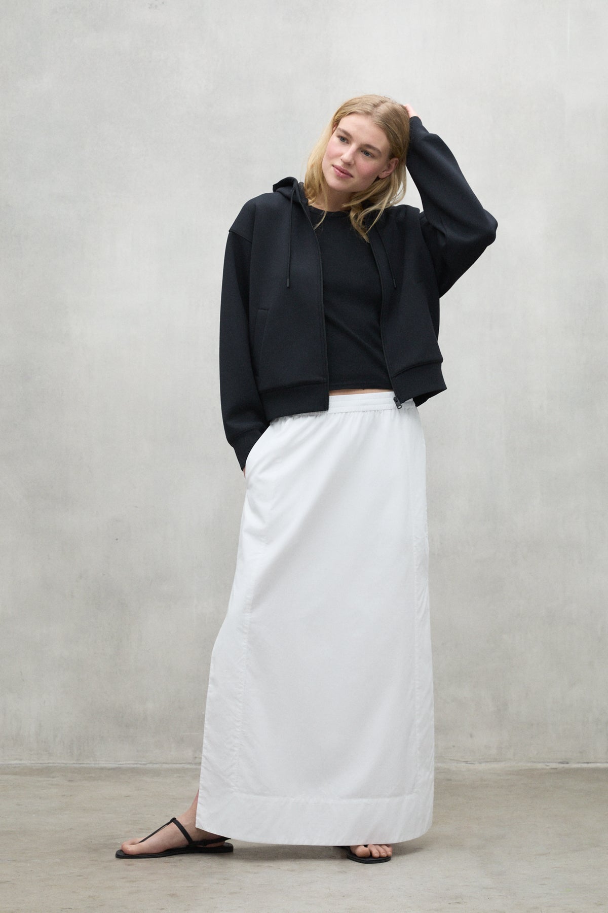 BLACK ARICA SWEATSHIRT