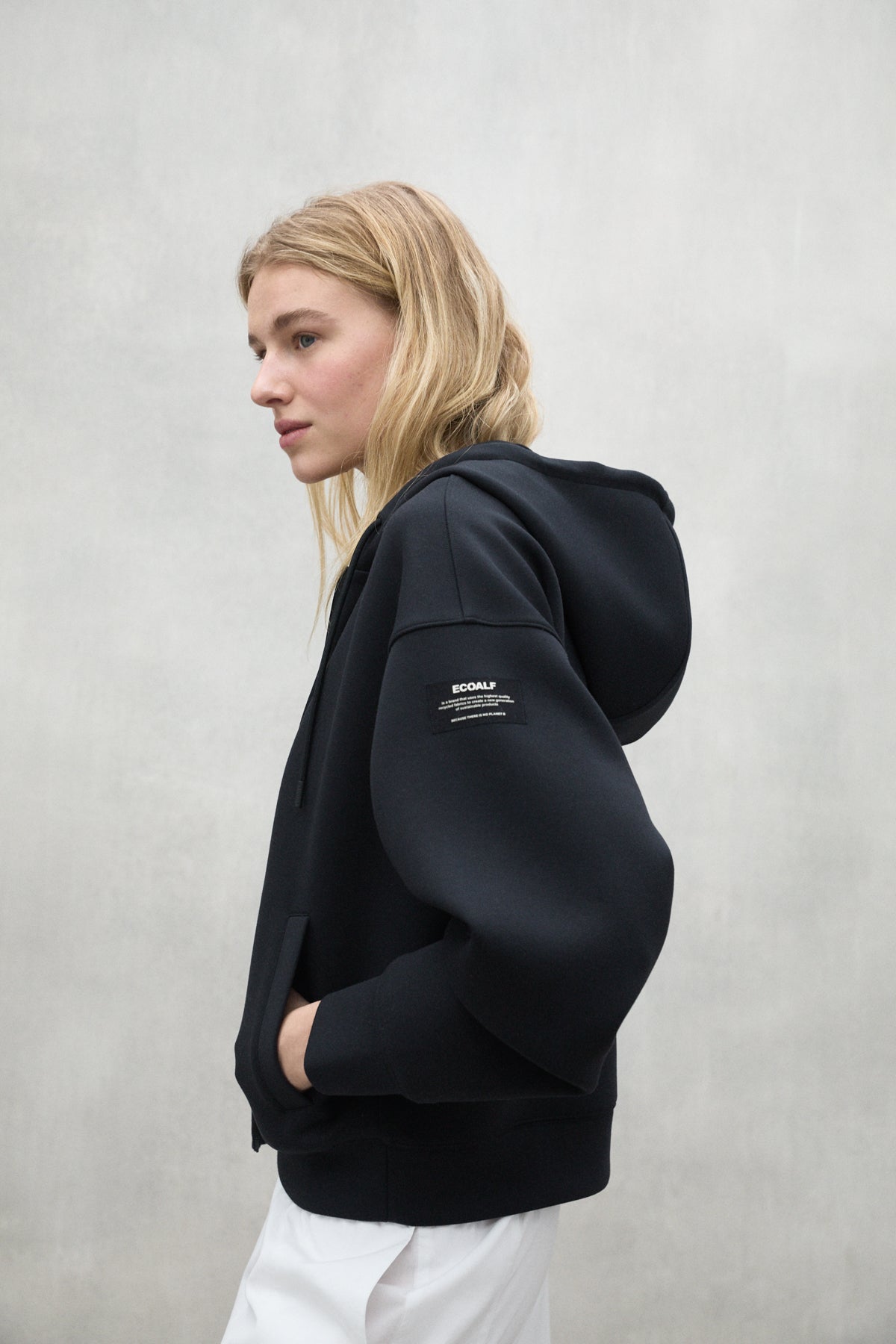 BLACK ARICA SWEATSHIRT