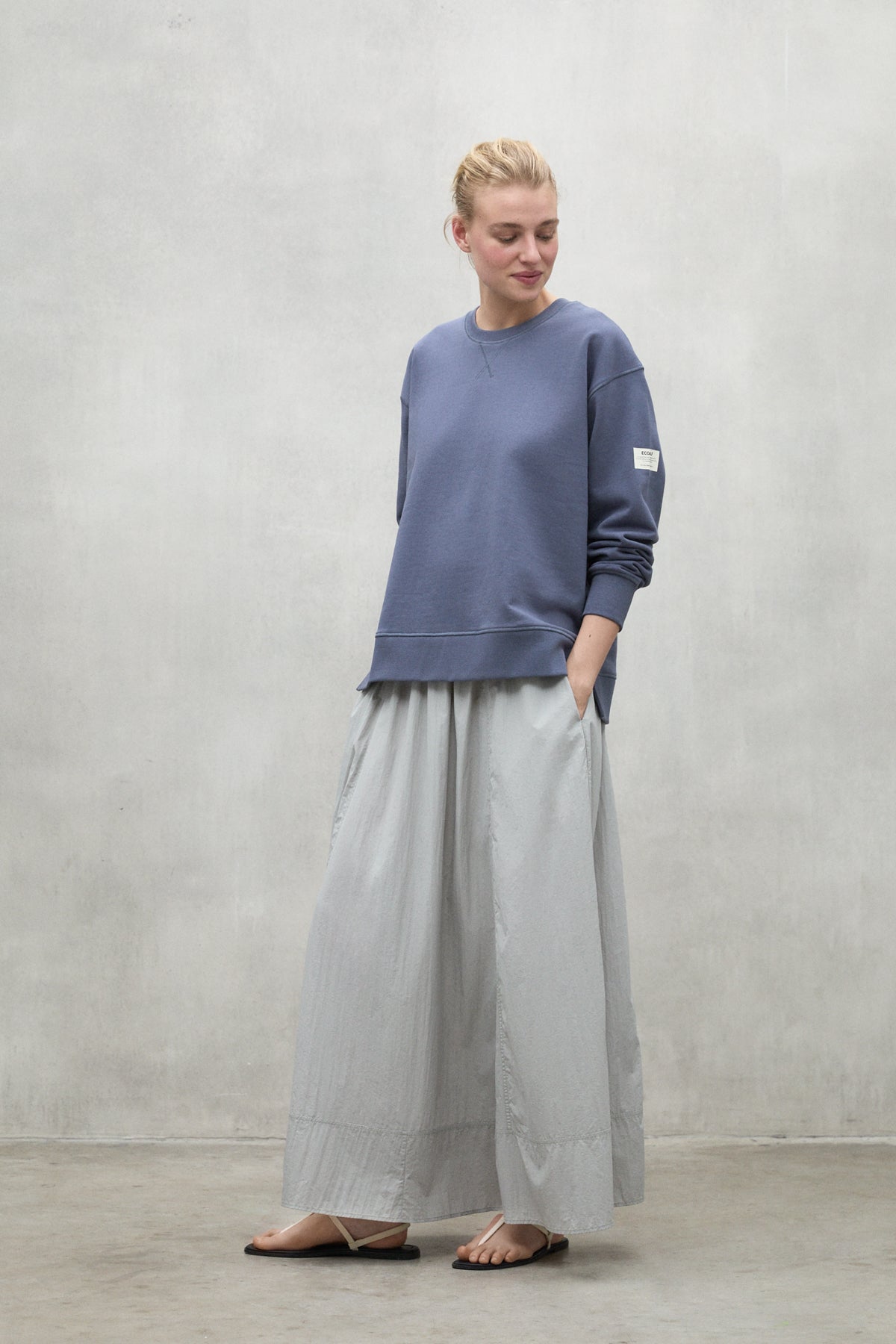 DARK GREY STORM SWEATSHIRT