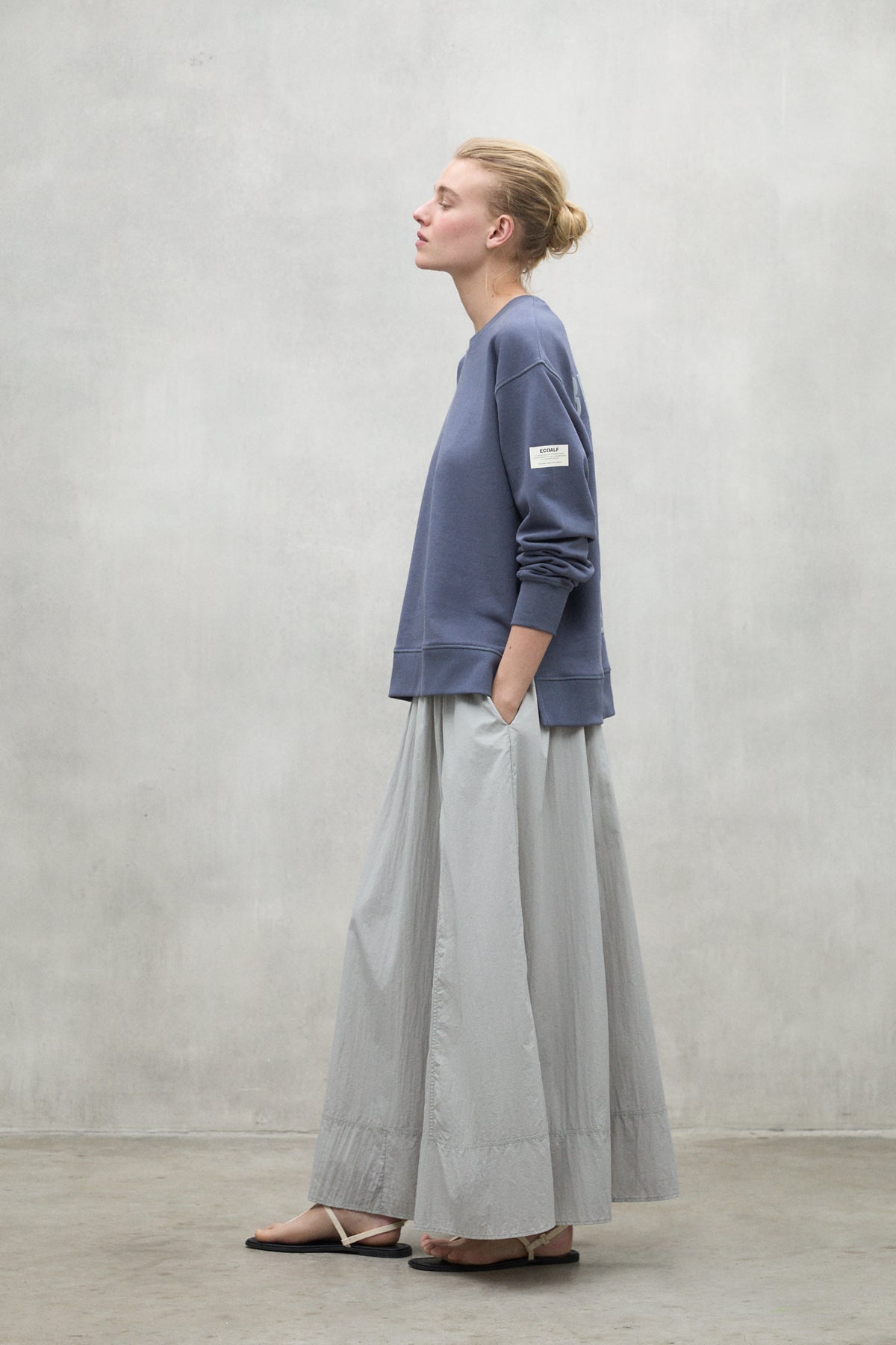 DARK GREY STORM SWEATSHIRT