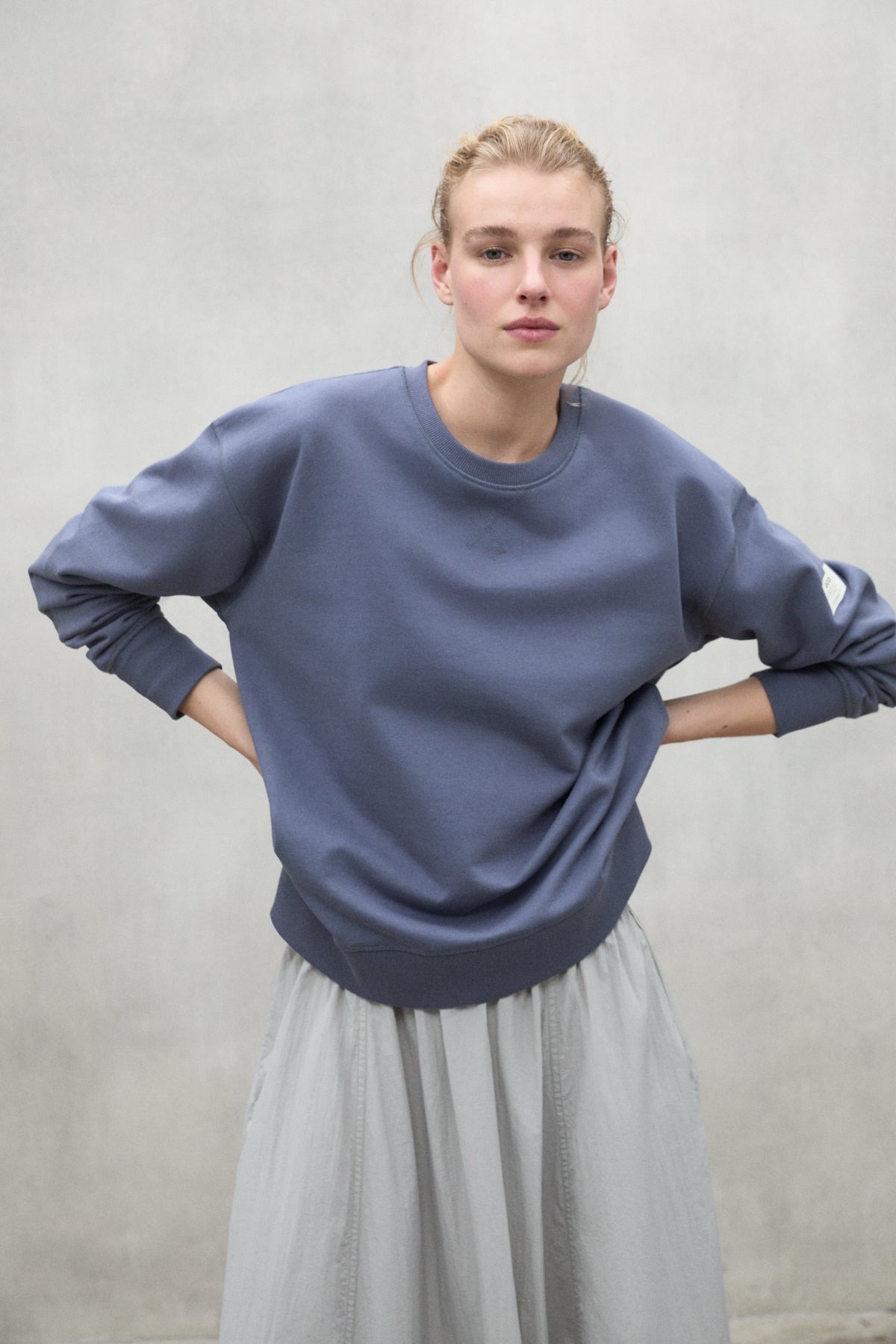 DARK GREY STORM SWEATSHIRT