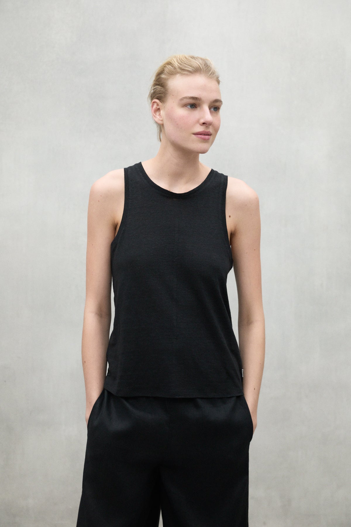 BLACK HALDEN T-SHIRT