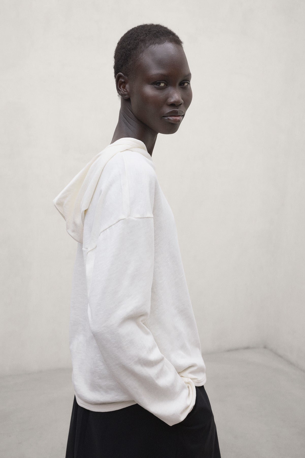 WHITE VENECA T-SHIRT