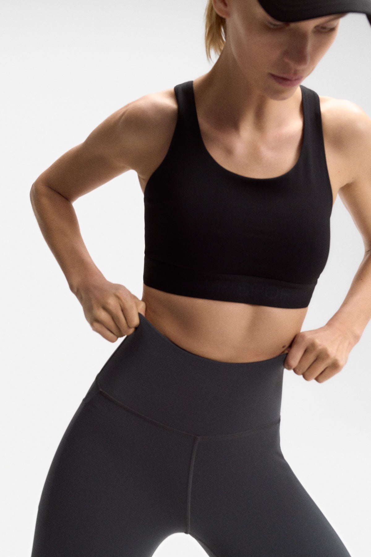 LISBON PERFORMANCE LEGGINGS GREY