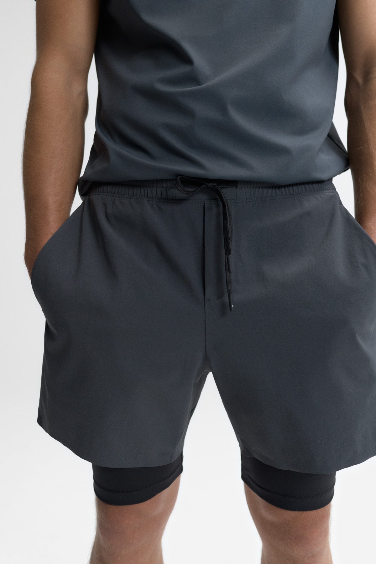 ATHENS PERFORMANCE SHORTS GREY